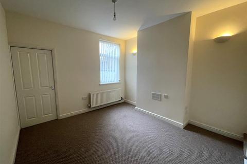 2 bedroom terraced house to rent, Langley Street, Stoke-on-Trent ST4