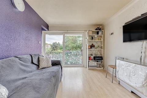 Studio for sale, Upper Mulgrave Road, Cheam Village