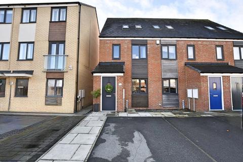 3 bedroom end of terrace house for sale, St. Nicholas Way, Hebburn, NE31 1RJ