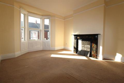 3 bedroom apartment to rent, Hulne Avenue, Tynemouth