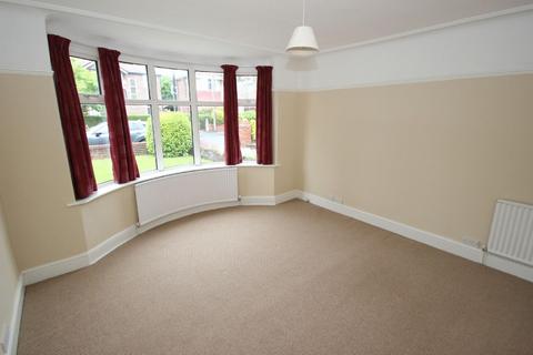 3 bedroom detached house to rent, Walton Road, Sale