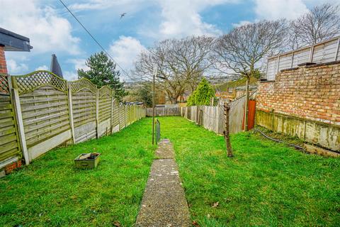 3 bedroom semi-detached house for sale, Parker Road, Hastings