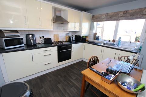 2 bedroom flat for sale, Huddersfield Road, Barnsley, S70 2LT