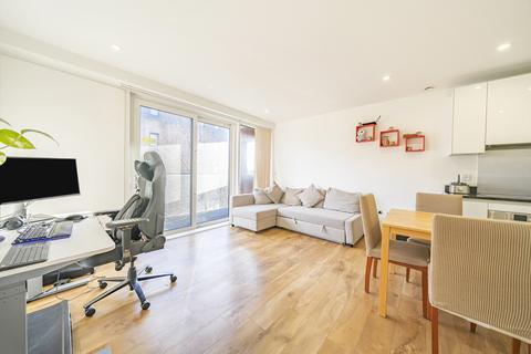 1 bedroom apartment for sale, Dowding Drive, London