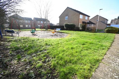 76 Alburgh Close, Bedford, MK42 0HE