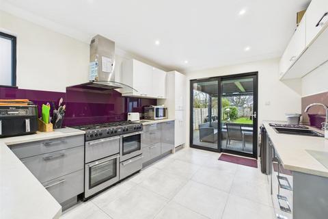15 Hill Rise, Ruislip, HA4 7JN