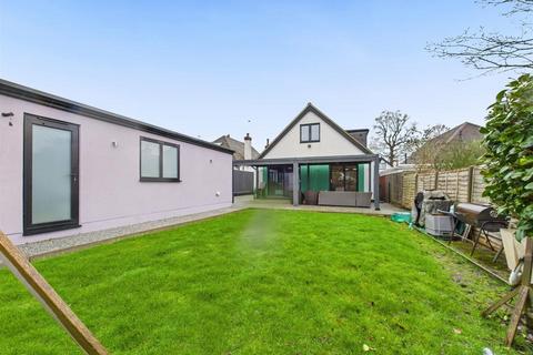 15 Hill Rise, Ruislip, HA4 7JN