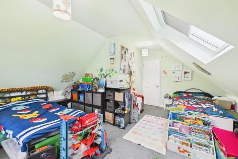 15 Hill Rise, Ruislip, HA4 7JN