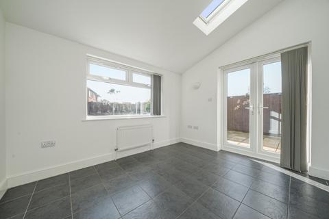 19 Beech Grove, Donington, Spalding, PE11 4XQ