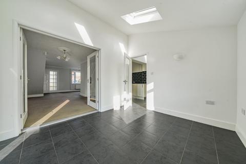 19 Beech Grove, Donington, Spalding, PE11 4XQ