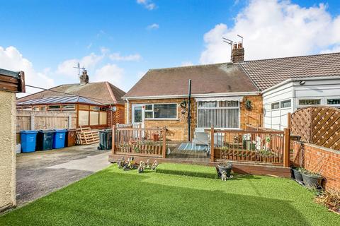 2 bedroom semi-detached bungalow for sale, Leads Road, Hull HU7