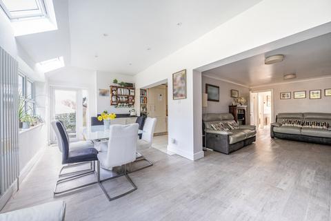 4 bedroom detached house for sale, Thorpeside Close, Surrey TW18