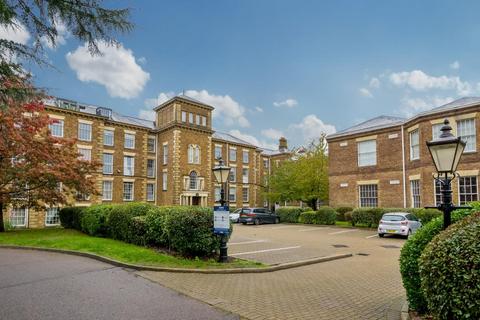 2 bedroom flat for sale, Princess Park Manor,  London,  N11