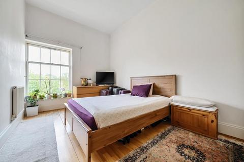 2 bedroom flat for sale, Princess Park Manor,  London,  N11