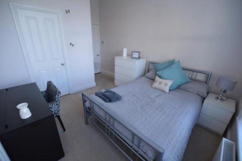 1 bedroom in a house share to rent, Wimborne Road, Poole