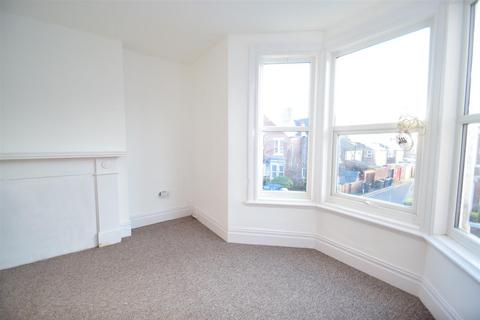 3 bedroom flat to rent, Cartington Terrace, Heaton, NE6 5SJ