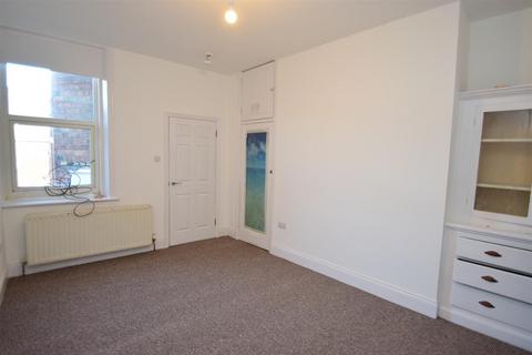 3 bedroom flat to rent, Cartington Terrace, Heaton, NE6 5SJ