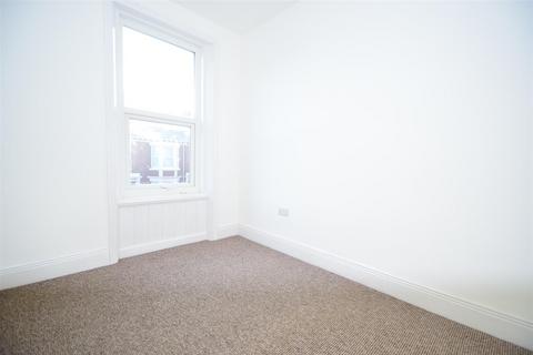 3 bedroom flat to rent, Cartington Terrace, Heaton, NE6 5SJ