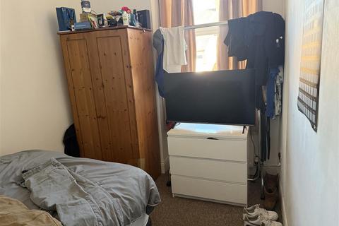 3 bedroom flat to rent, Cartington Terrace, Heaton, NE6 5SJ
