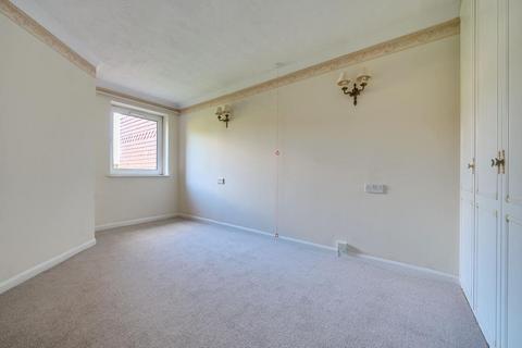 1 bedroom retirement property for sale, Weston Court,  London N20,  N20