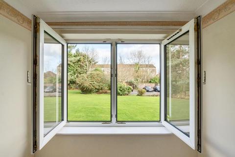 1 bedroom retirement property for sale, Weston Court,  London N20,  N20