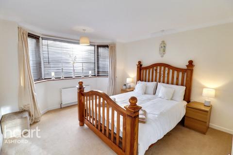 Fairlands Berwick Lane, Lympne, Hythe, CT21 4JX