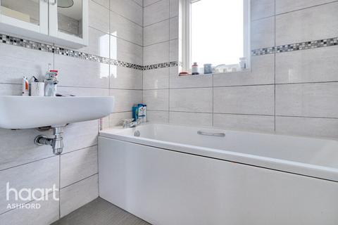 Fairlands Berwick Lane, Lympne, Hythe, CT21 4JX