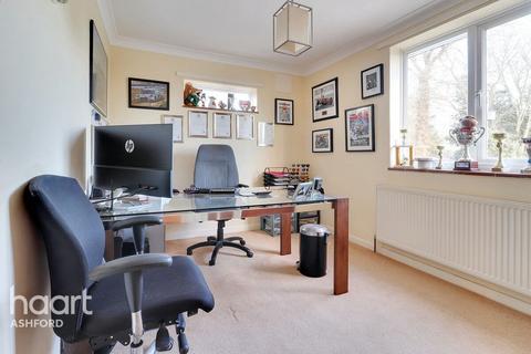 Fairlands Berwick Lane, Lympne, Hythe, CT21 4JX