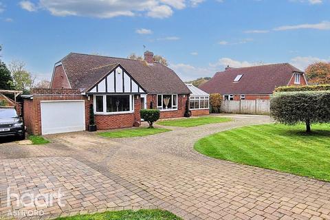 Fairlands Berwick Lane, Lympne, Hythe, CT21 4JX