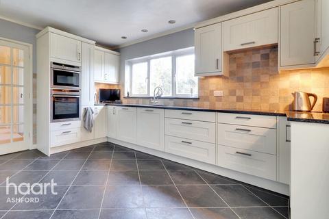 Fairlands Berwick Lane, Lympne, Hythe, CT21 4JX