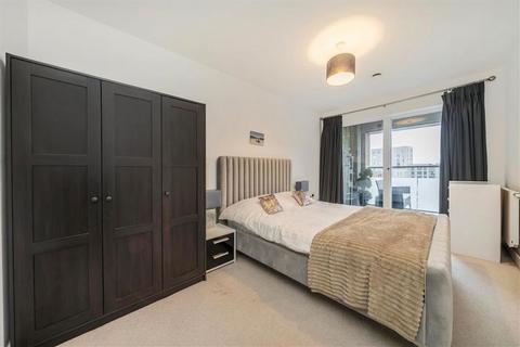 2 bedroom flat for sale, Peartree Way, London SE10