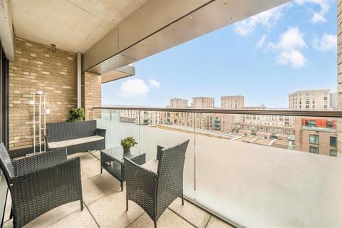 2 bedroom flat for sale, Peartree Way, London SE10