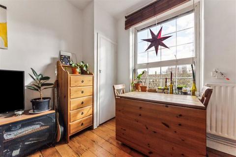 3 bedroom flat for sale, Haddo Street, London SE10