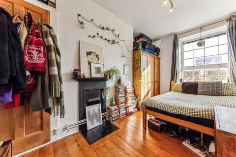 3 bedroom flat for sale, Haddo Street, London SE10