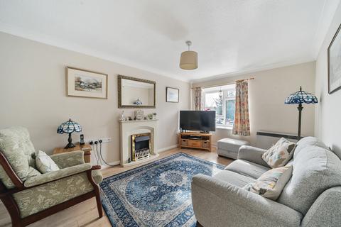 2 bedroom flat for sale, Market Square, Alton, Hampshire, GU34