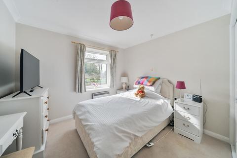 2 bedroom flat for sale, Market Square, Alton, Hampshire, GU34