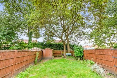 3 bedroom end of terrace house for sale, Chestnut Tree Grove, Farnborough, Hampshire