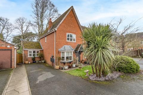 3 bedroom semi-detached house to rent, Mallow Drive, Bromsgrove, Worcestershire, B61