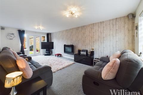 4 bedroom detached house for sale, Arncott Way, Aylesbury HP19