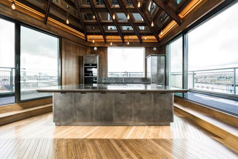 4 bedroom flat to rent, Holmes Road, London NW5