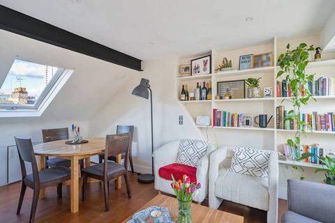 2 bedroom flat for sale, Sedlescombe Road, Fulham, London, SW6