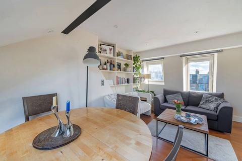 2 bedroom flat for sale, Sedlescombe Road, Fulham, London, SW6