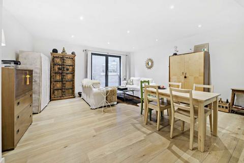 Flat 1, 7 Winchester Square, London, SE1 9BN
