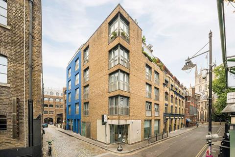 Flat 1, 7 Winchester Square, London, SE1 9BN