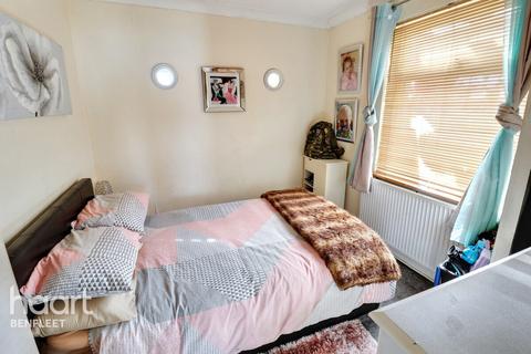 6 Berkeley Lane, Canvey Island, SS8 0BT