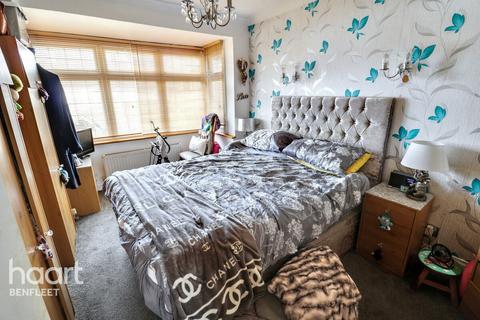 6 Berkeley Lane, Canvey Island, SS8 0BT