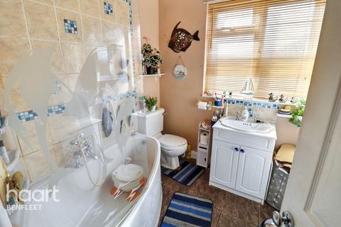 6 Berkeley Lane, Canvey Island, SS8 0BT