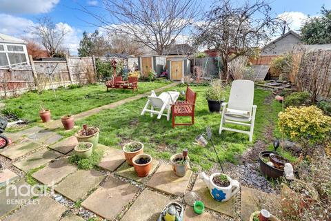6 Berkeley Lane, Canvey Island, SS8 0BT