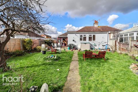 6 Berkeley Lane, Canvey Island, SS8 0BT