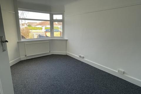 2 bedroom bungalow to rent, Claremont Avenue, Bournemouth BH9